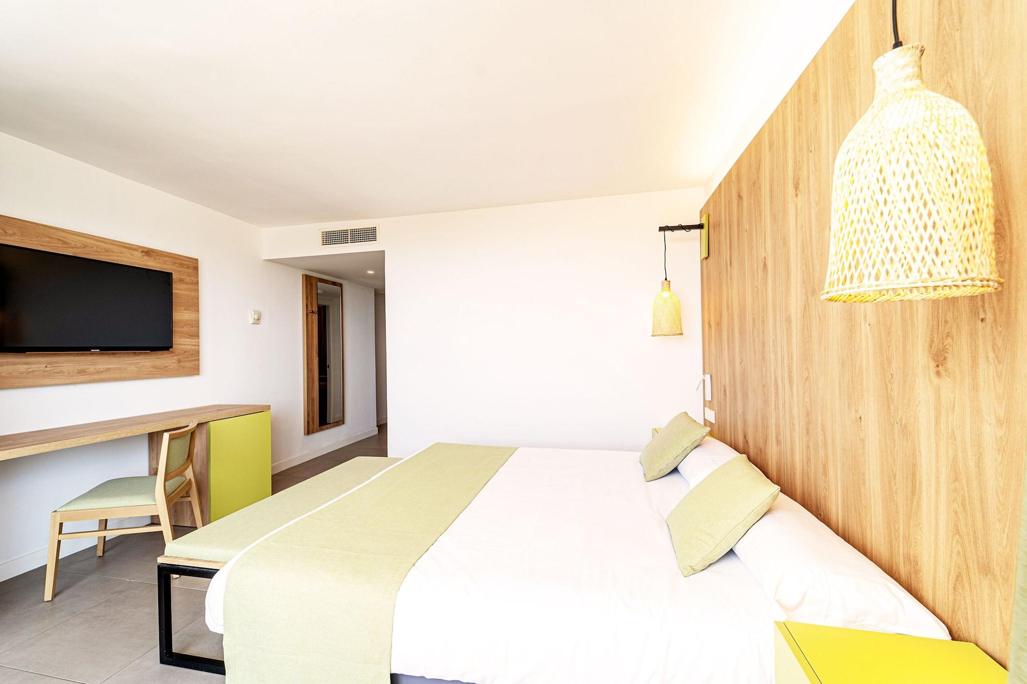 Ibersol Siurell Hotell Sa Coma  Exteriör bild